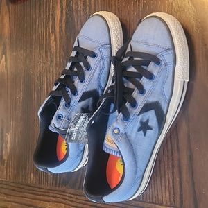NWOT Converse Onestar Chambray Denim Sneakers
